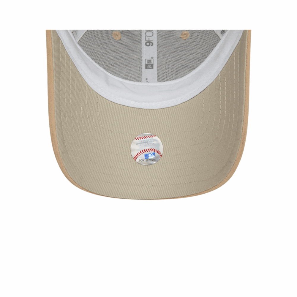 New Era LA Dodgers Velour Diamante 9FORTY Beige Stapback - Image 5